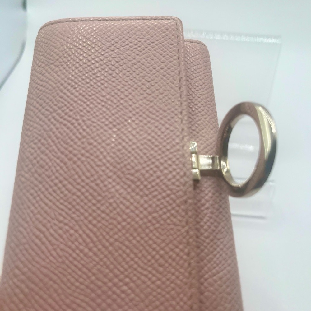BVLGARI Pink Textured Key Holder w/Silver Logo Hardware - Picture 6 of 7